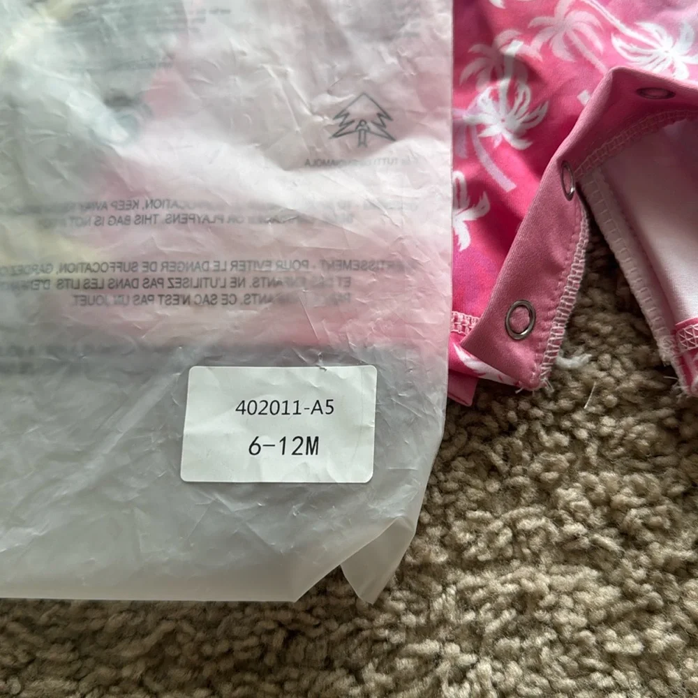 164 NIB BesserBay Infant Girl UPF 50+ Half Zip Long Sleeve Swimsuit -Size: 6-12M